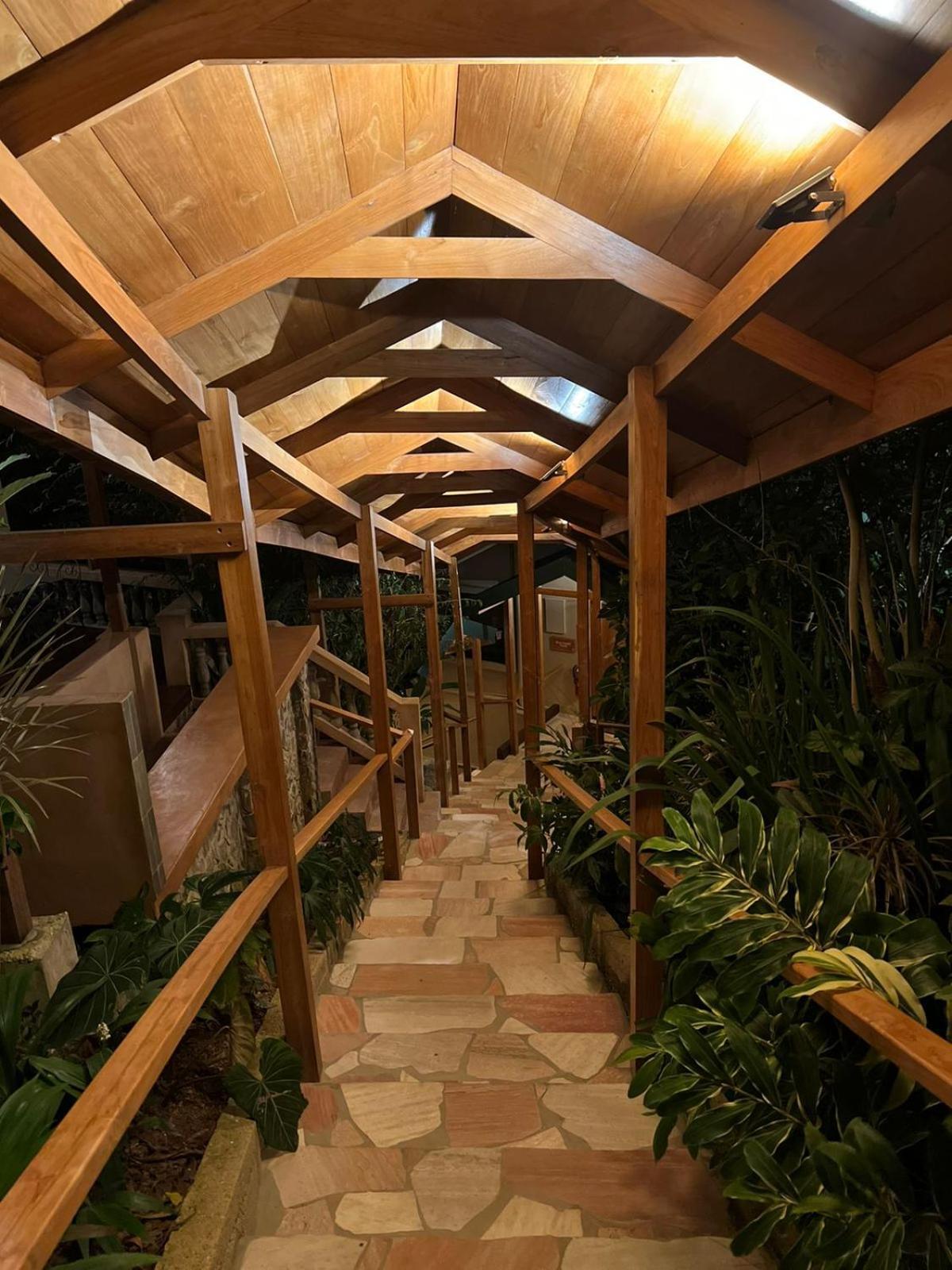 Blanchisseuse Hadco Experiences At Asa Wright Nature Centre מראה חיצוני תמונה